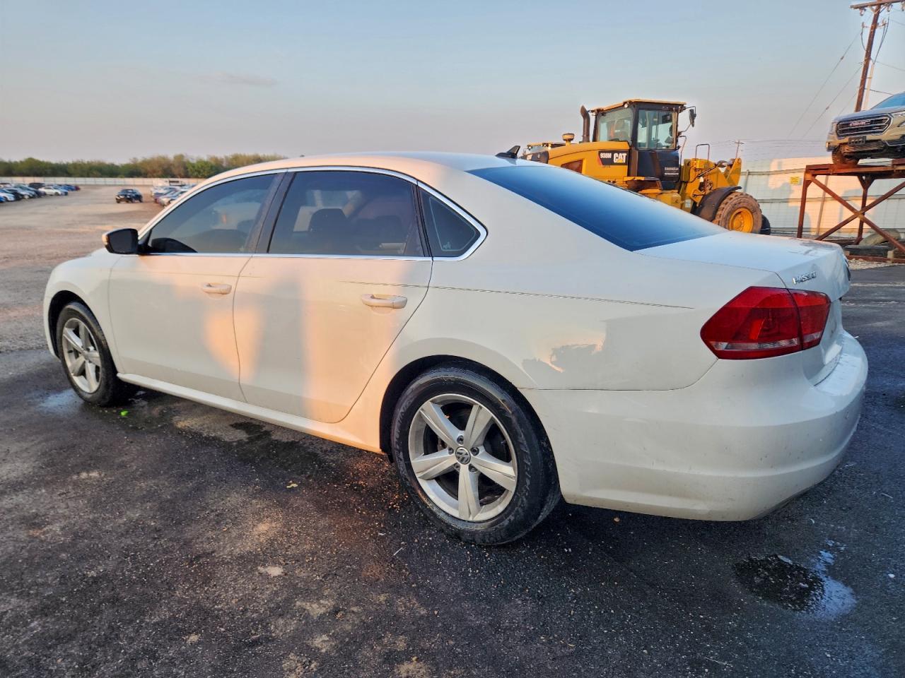 2013 Volkswagen Passat Se - Фото 2