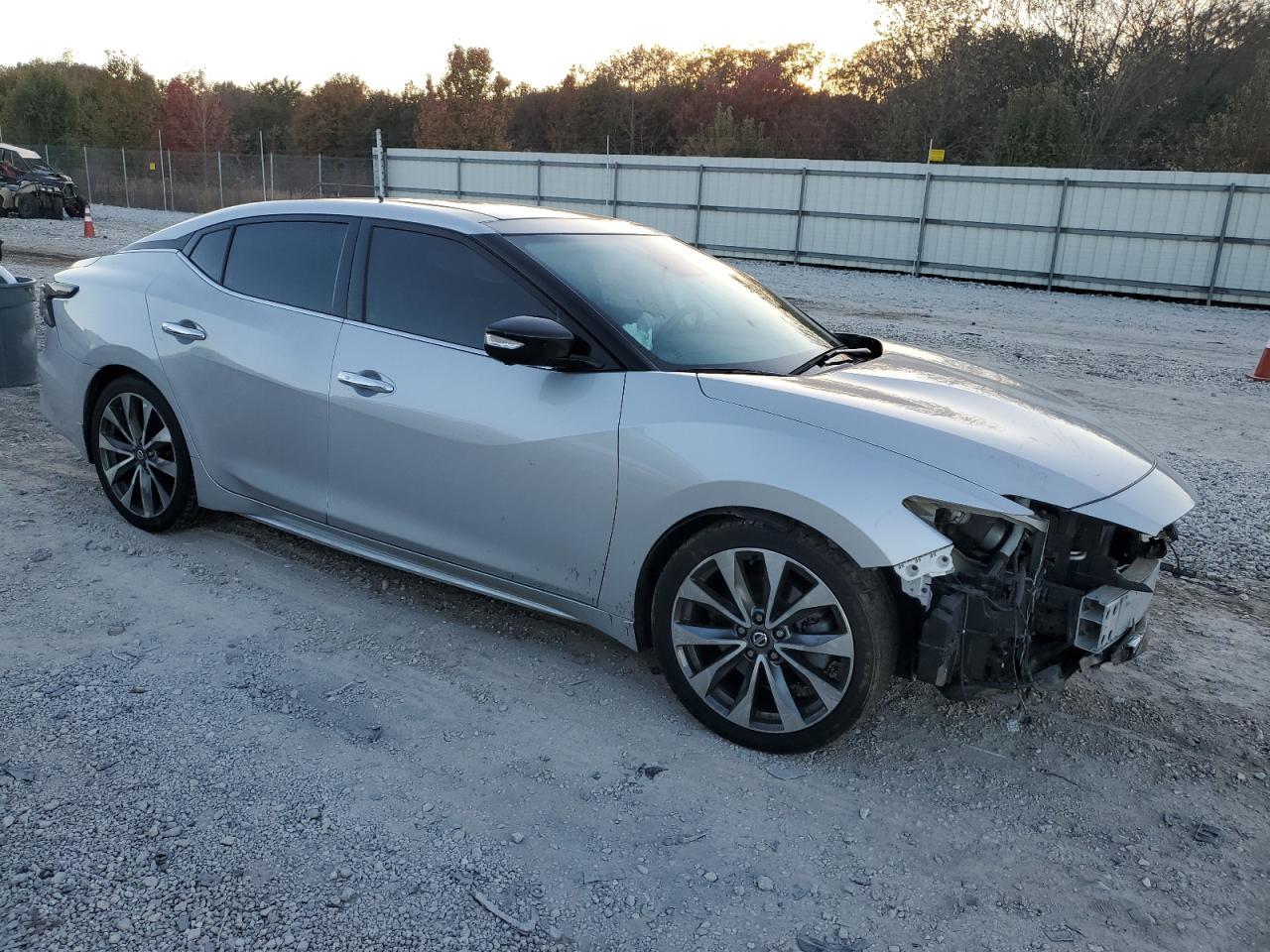 2019 Nissan Maxima S - Image 4