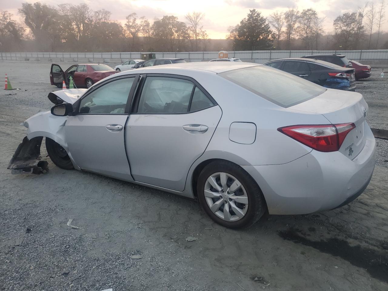 2015 Toyota Corolla L - Фото 2