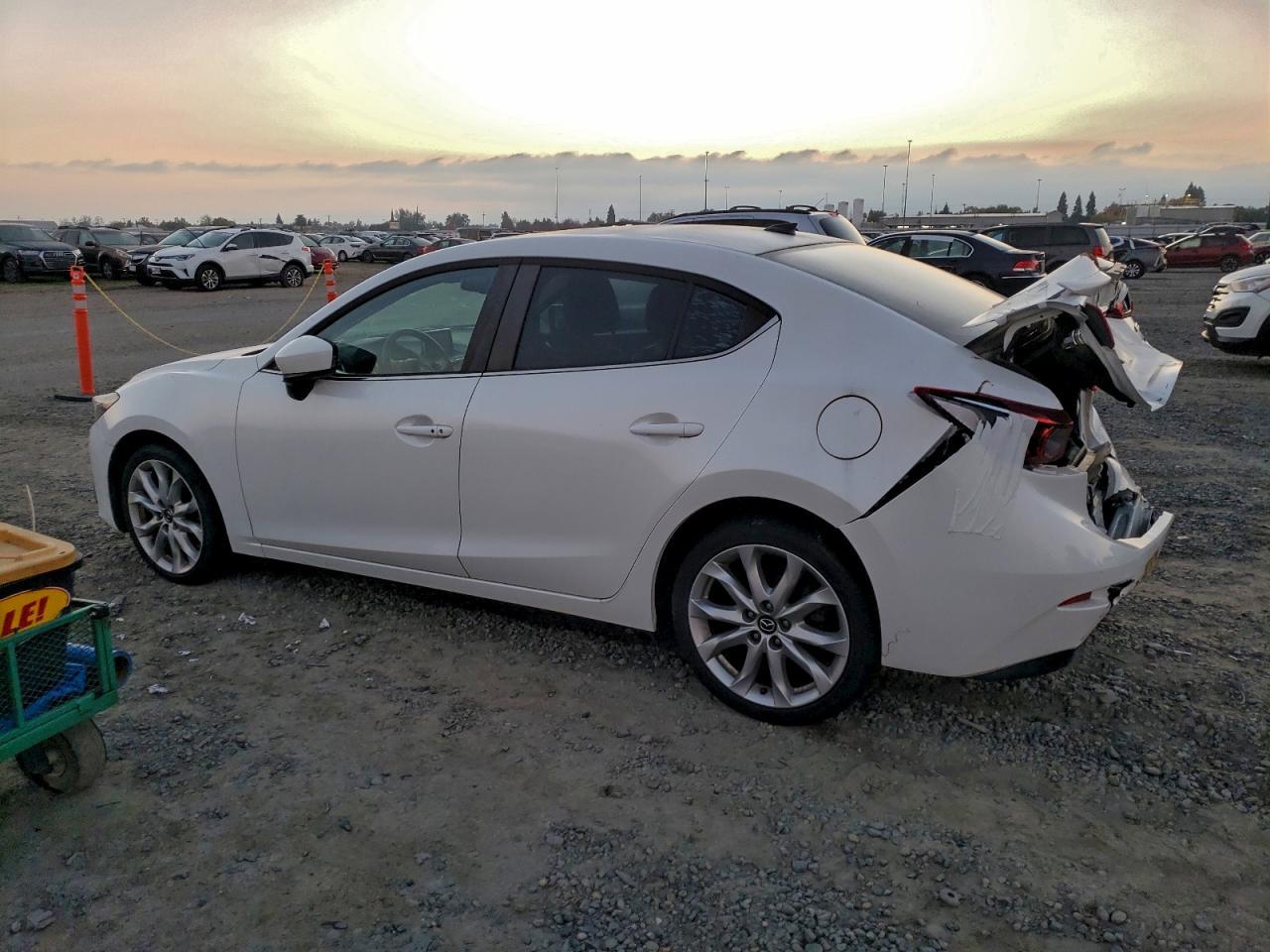 2014 Mazda 3 Grand Touring - Image 2