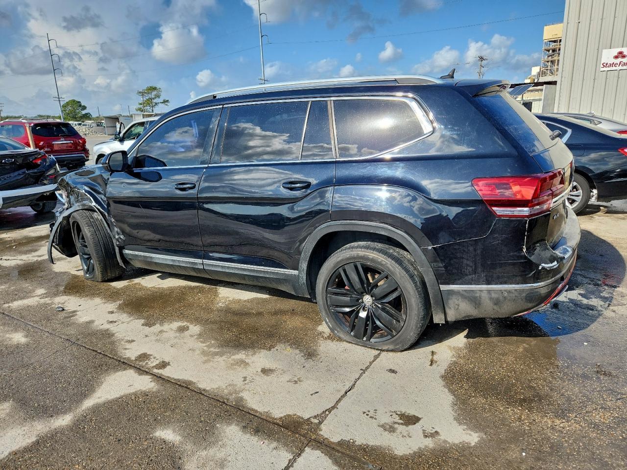 2018 Volkswagen Atlas Sel Premium - Image 2