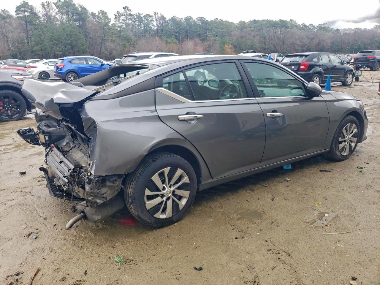 2021 Nissan Altima S - Image 3