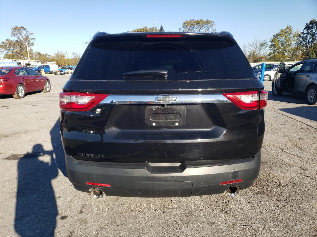 2018 Chevrolet Traverse Ls - Фото 6