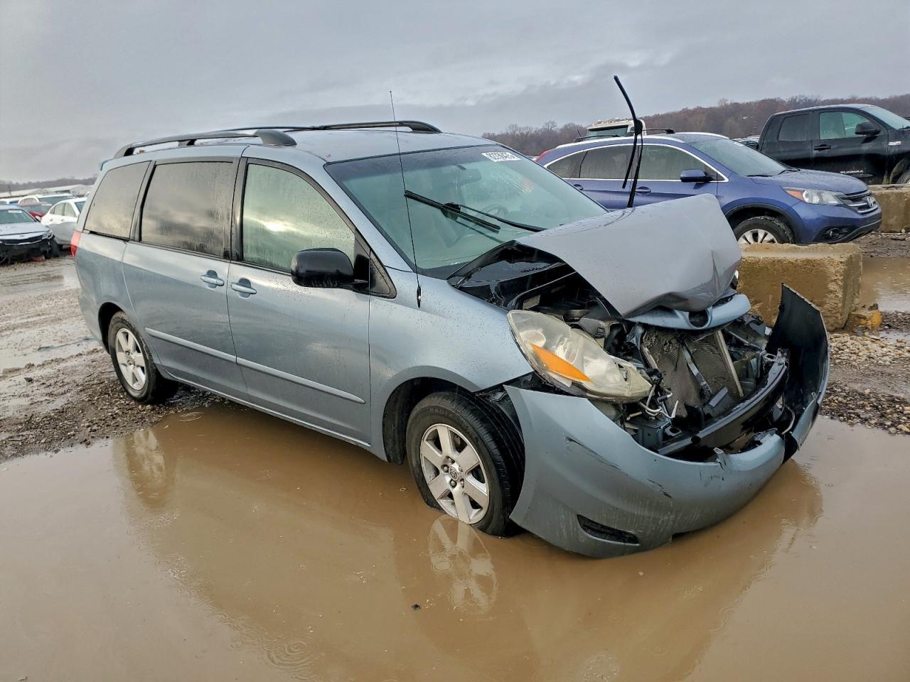 2010 Toyota Sienna Ce - Image 4