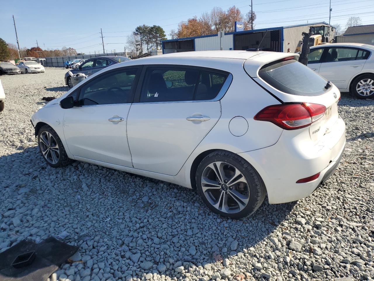 2016 Kia Forte Ex - Image 2