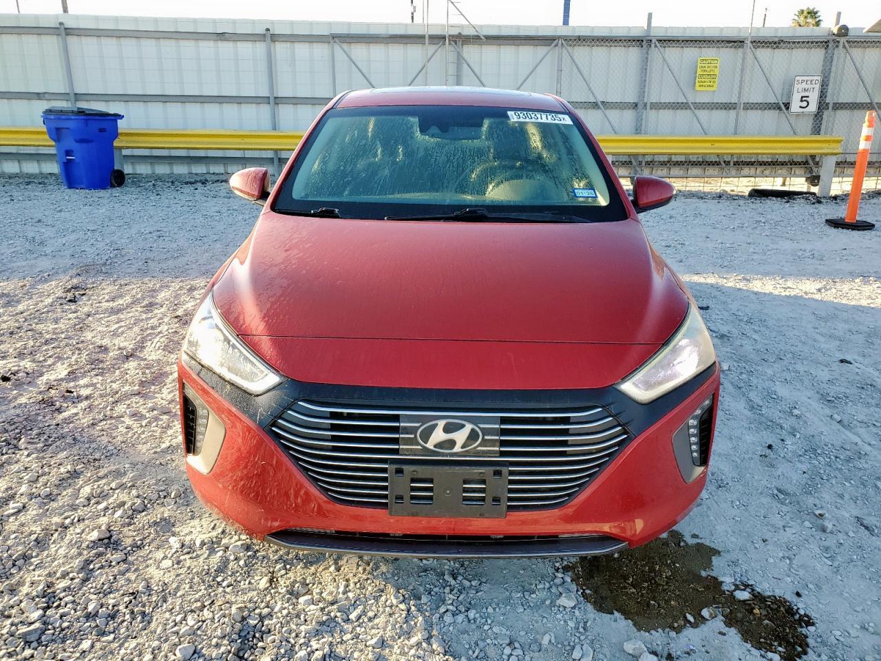 2019 Hyundai Ioniq Limited - Image 5