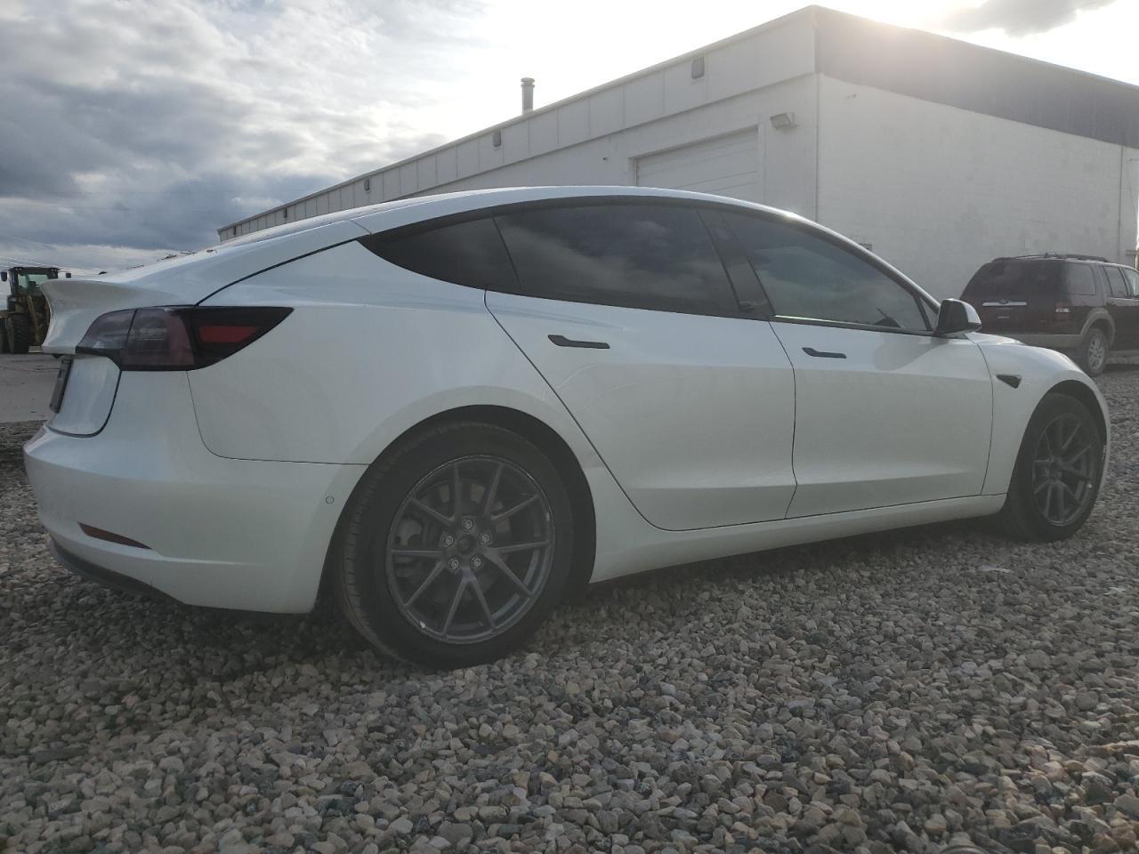 2021 Tesla Model 3 - Image 3