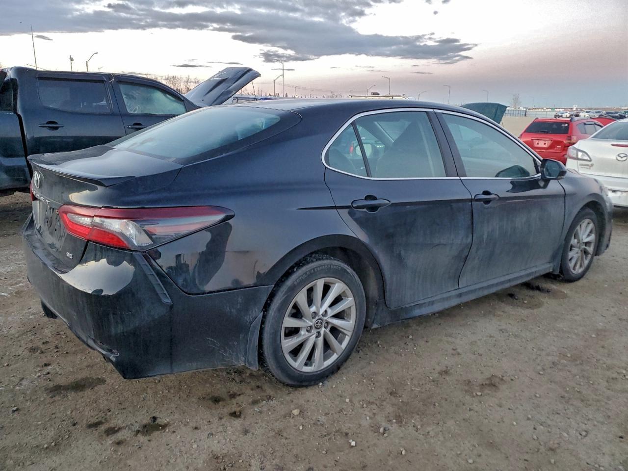 2022 Toyota Camry Se - Image 3