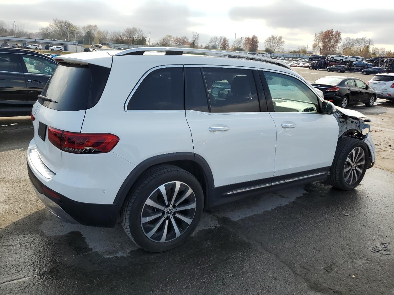 2023 Mercedes-Benz Glb 250 - Image 3