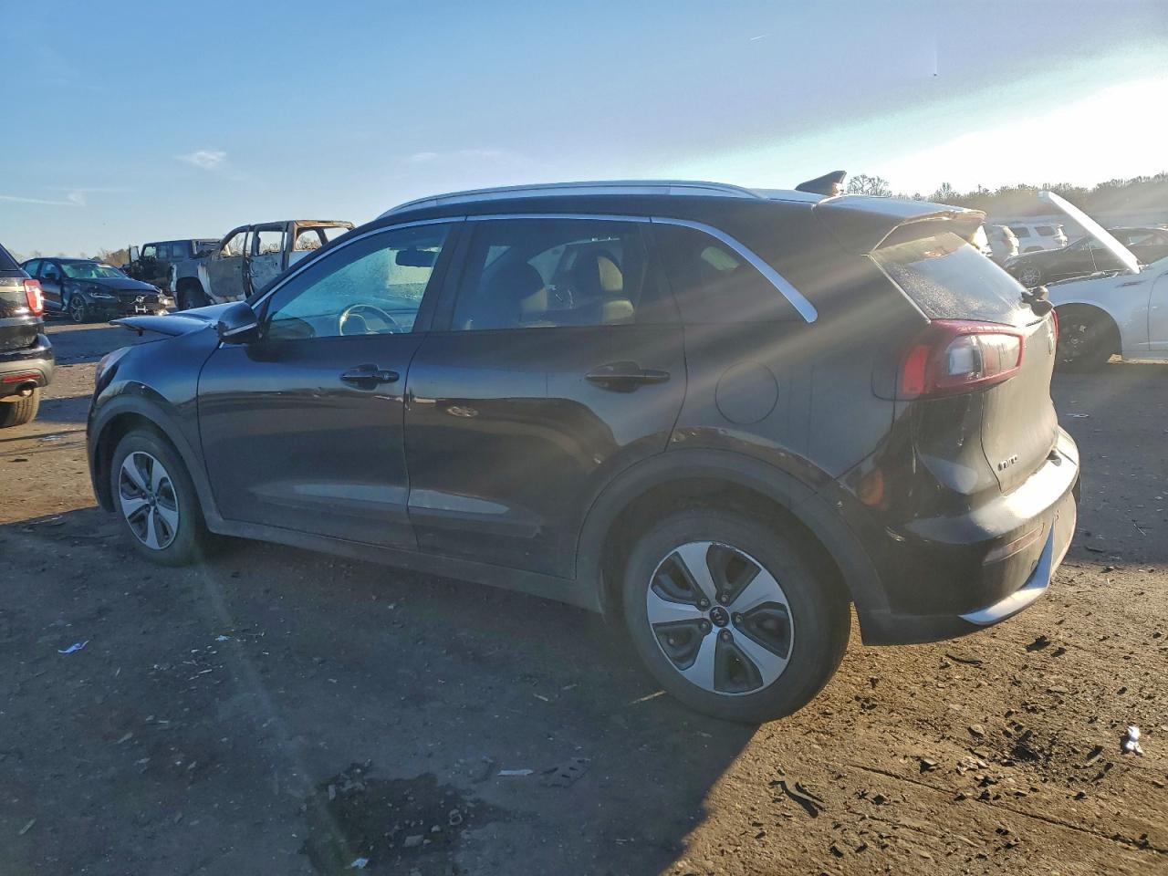 2017 Kia Niro Ex - Фото 2