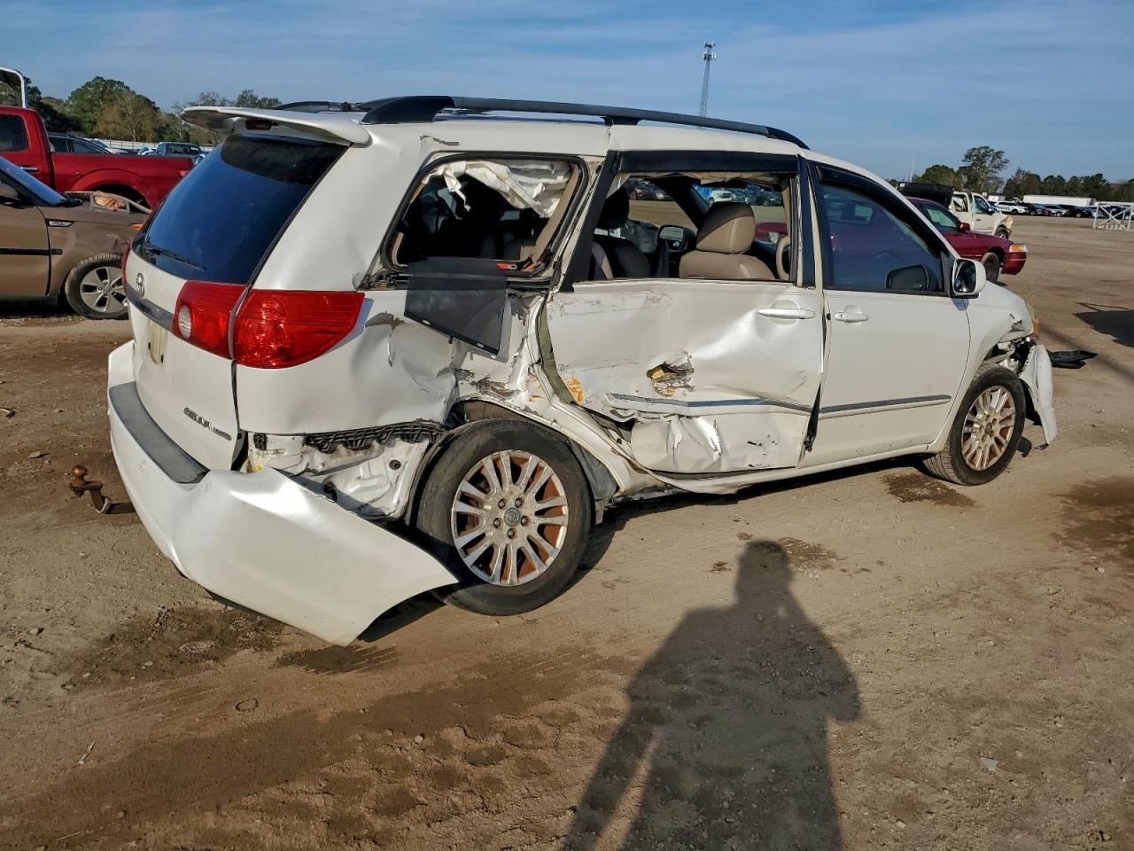 2010 Toyota Sienna Xle - Фото 3