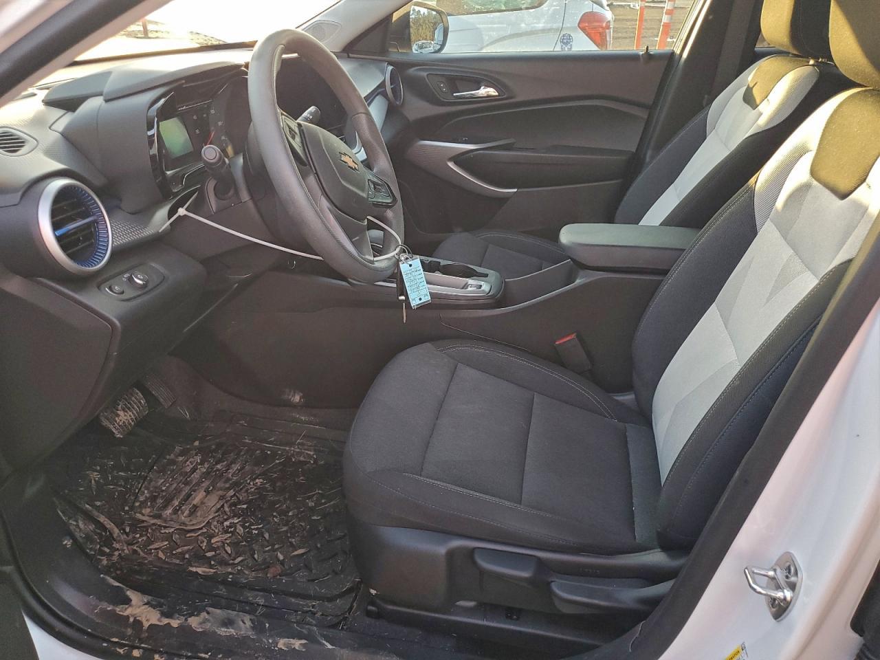 2025 Chevrolet Trax Ls - Image 7