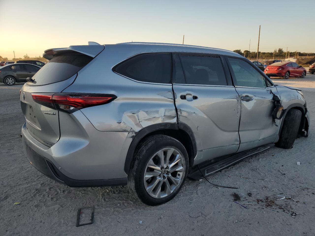 2021 Toyota Highlander Hybrid Limited - Фото 3