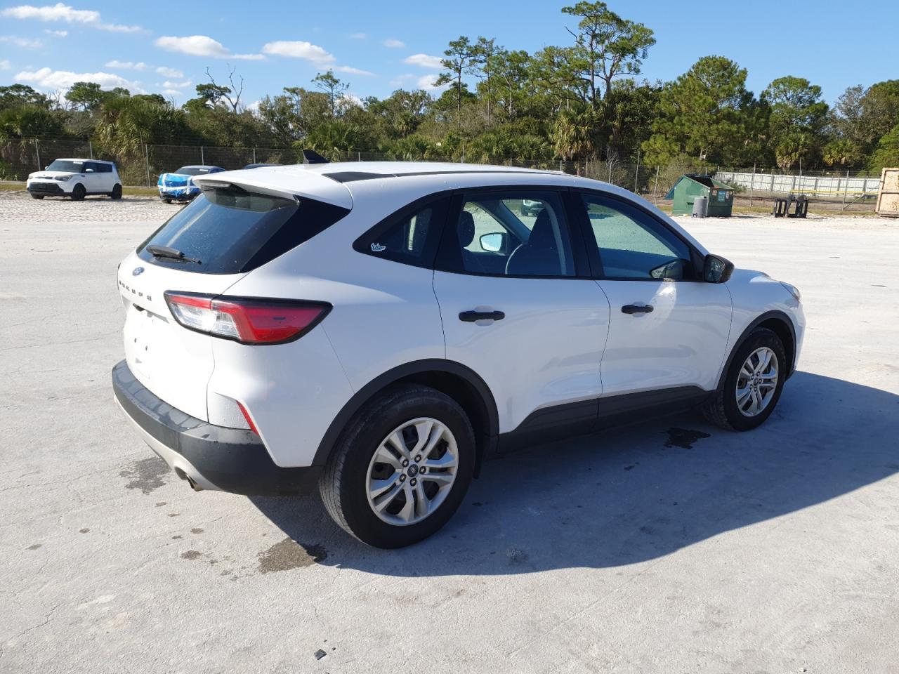 2021 Ford Escape S - Фото 3