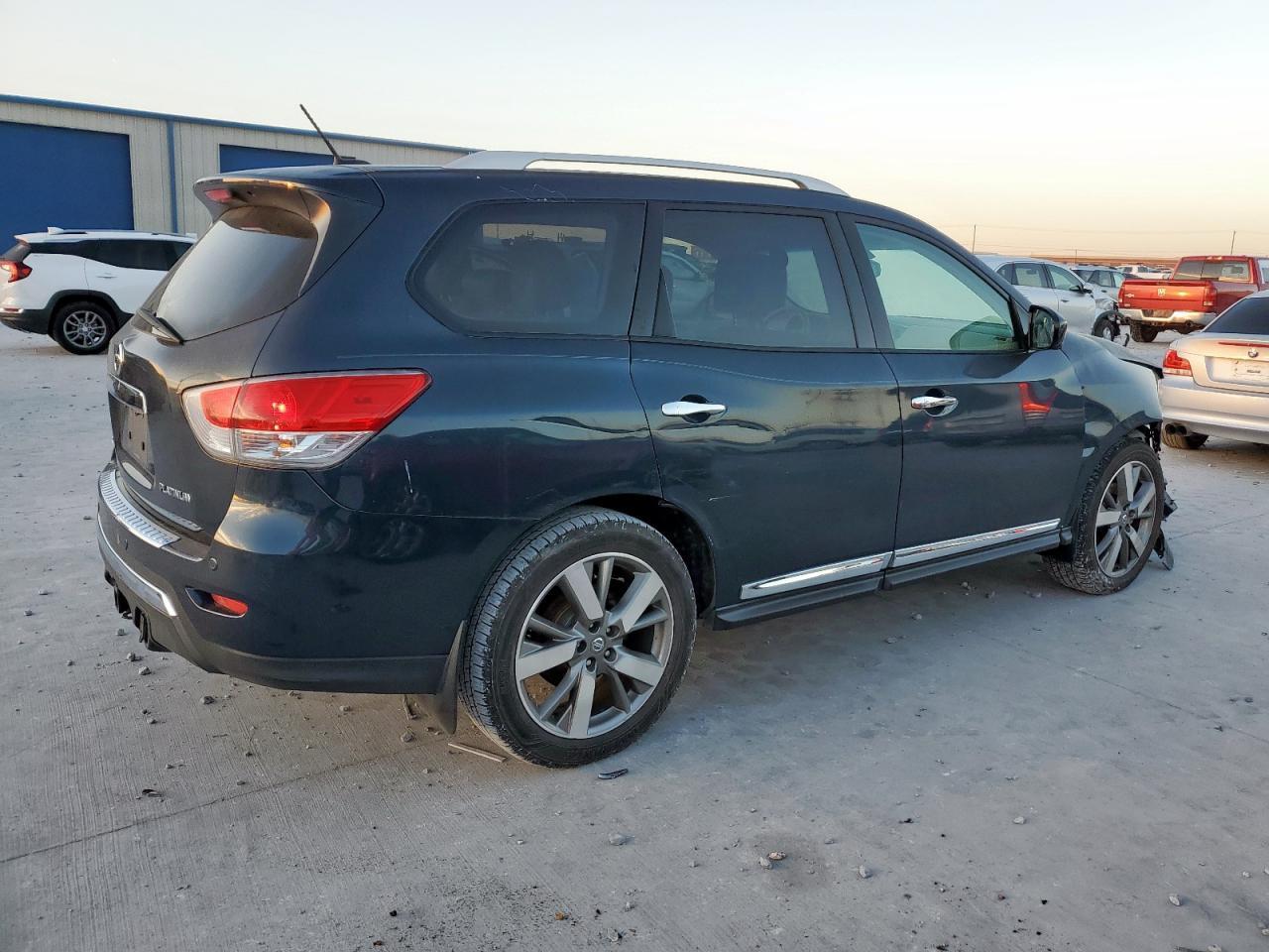 2013 Nissan Pathfinder S - Фото 3