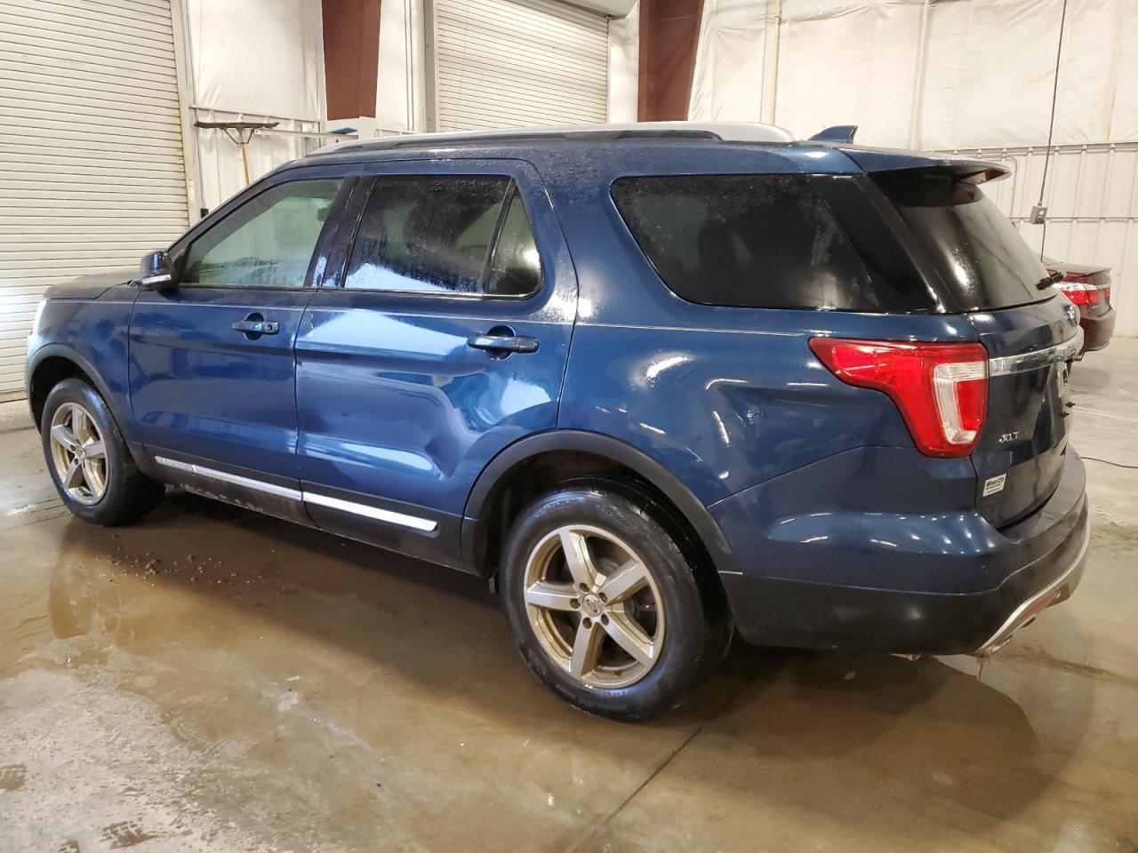 2017 Ford Explorer Xlt - Фото 2