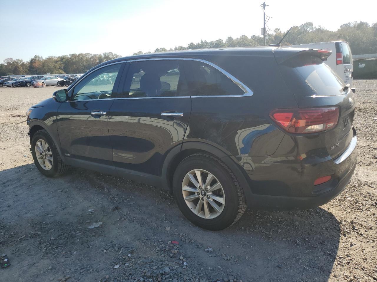 2019 Kia Sorento L - Image 2