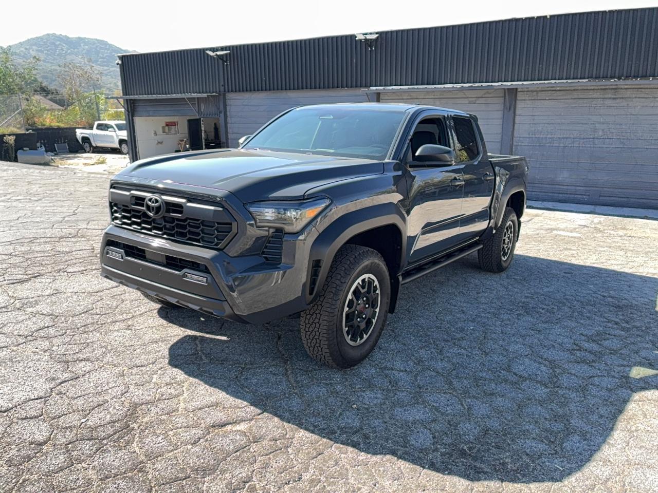 2025 Toyota Tacoma Double Cab - Фото 2