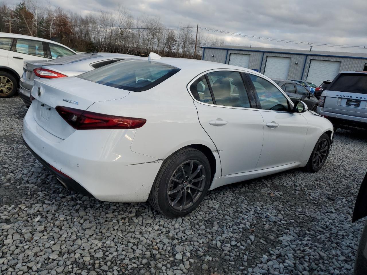 2017 Alfa Romeo Giulia Q4 - Фото 3