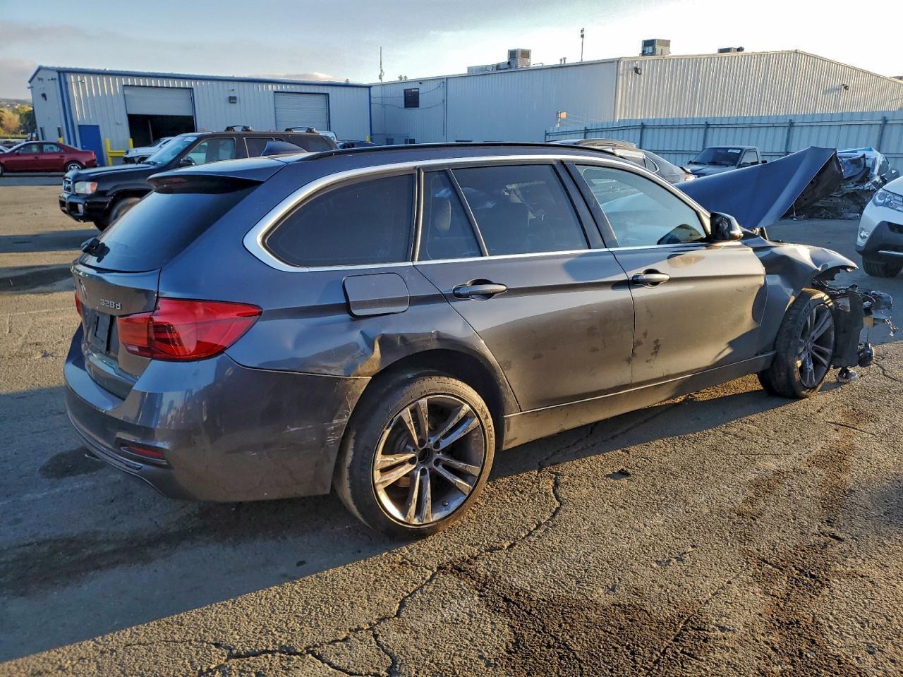 2018 BMW 328 D xDrive - Image 3