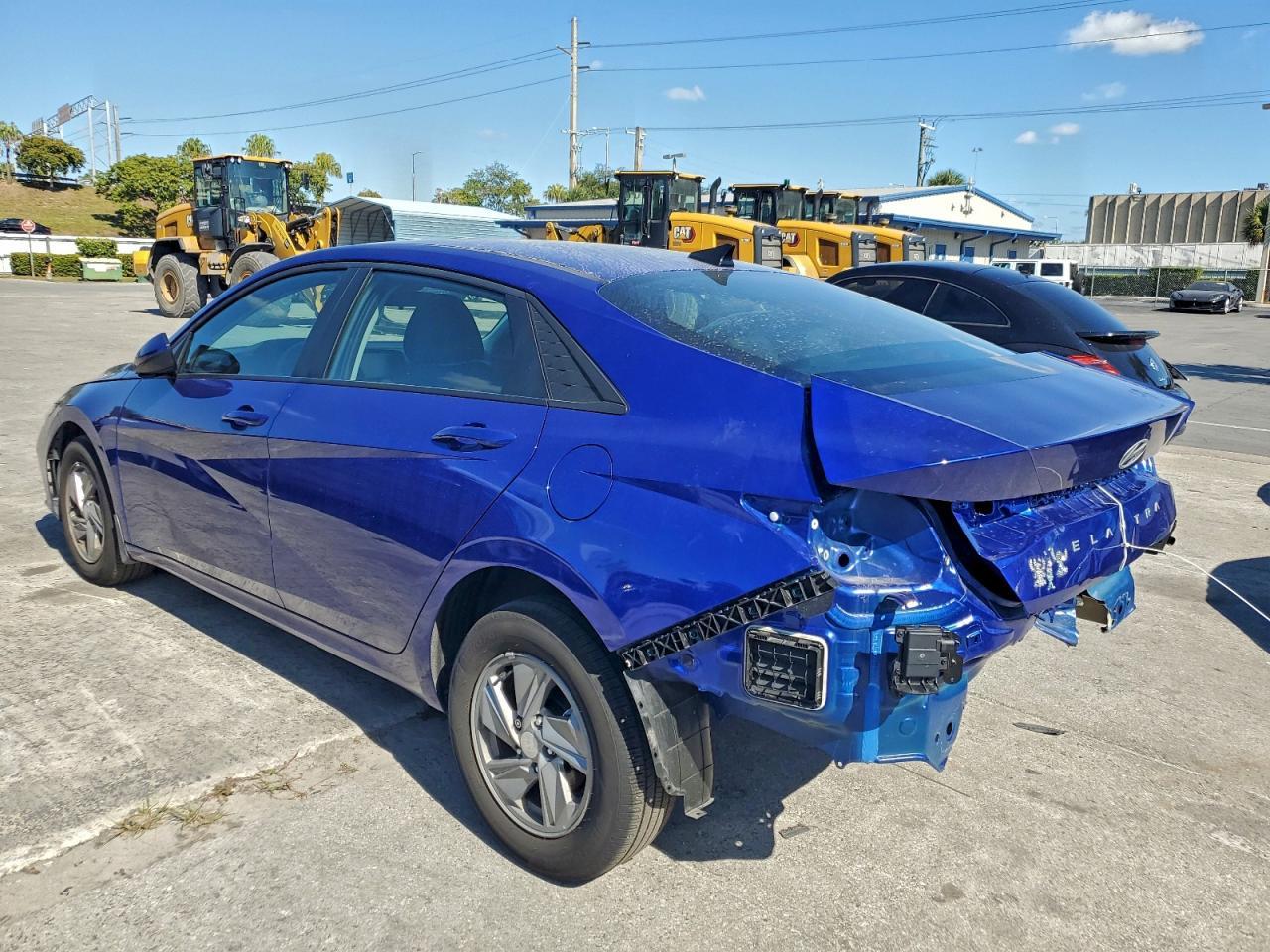 2025 Hyundai Elantra Se - Фото 2