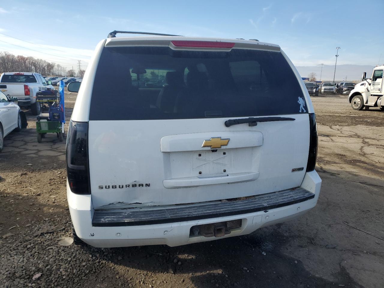 2012 Chevrolet Suburban - Image 6