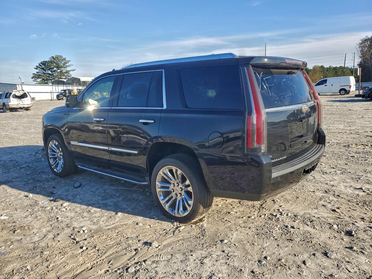 2018 Cadillac Escalade Luxury - Image 2