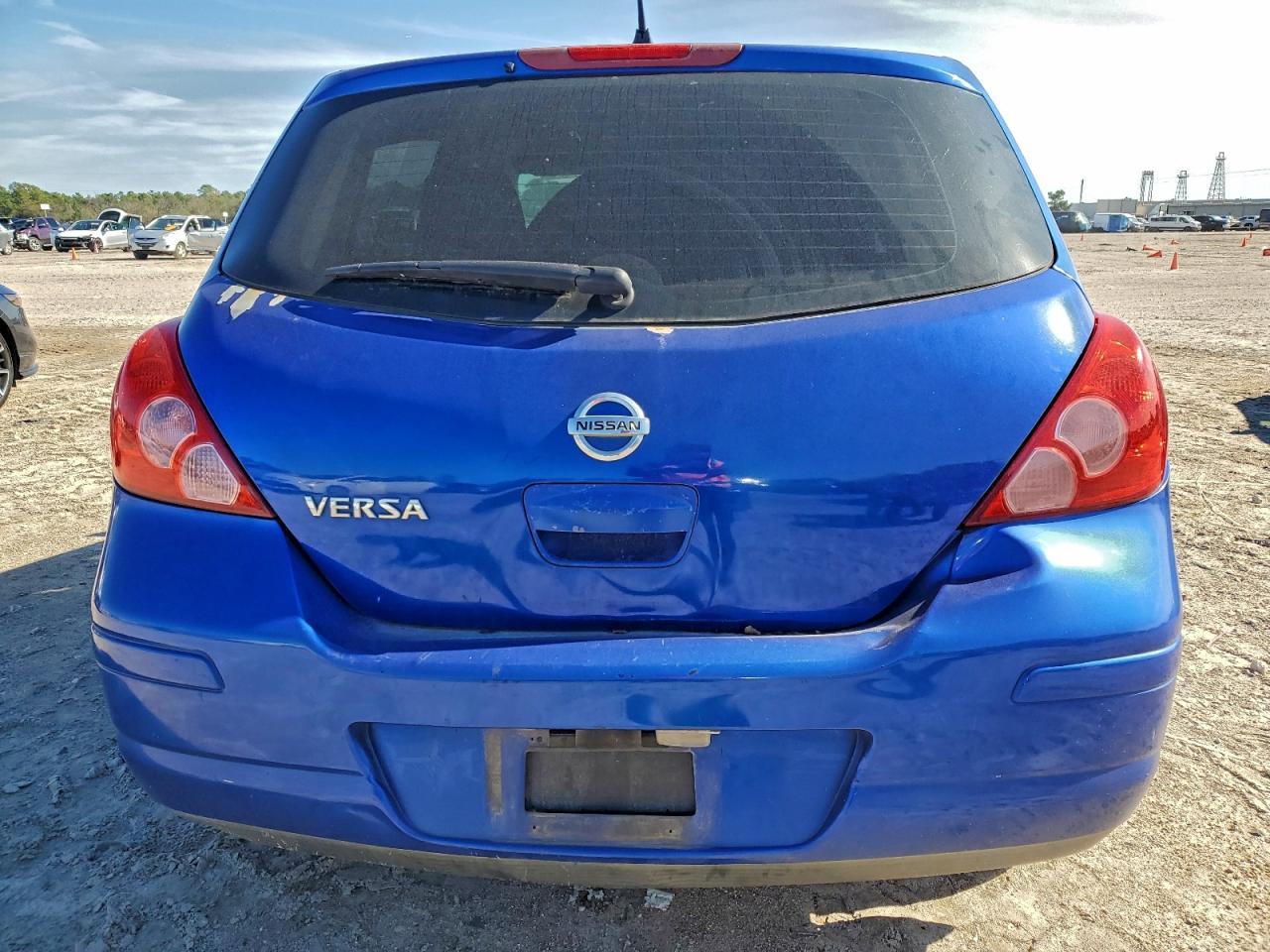 2011 Nissan Versa S - Image 6