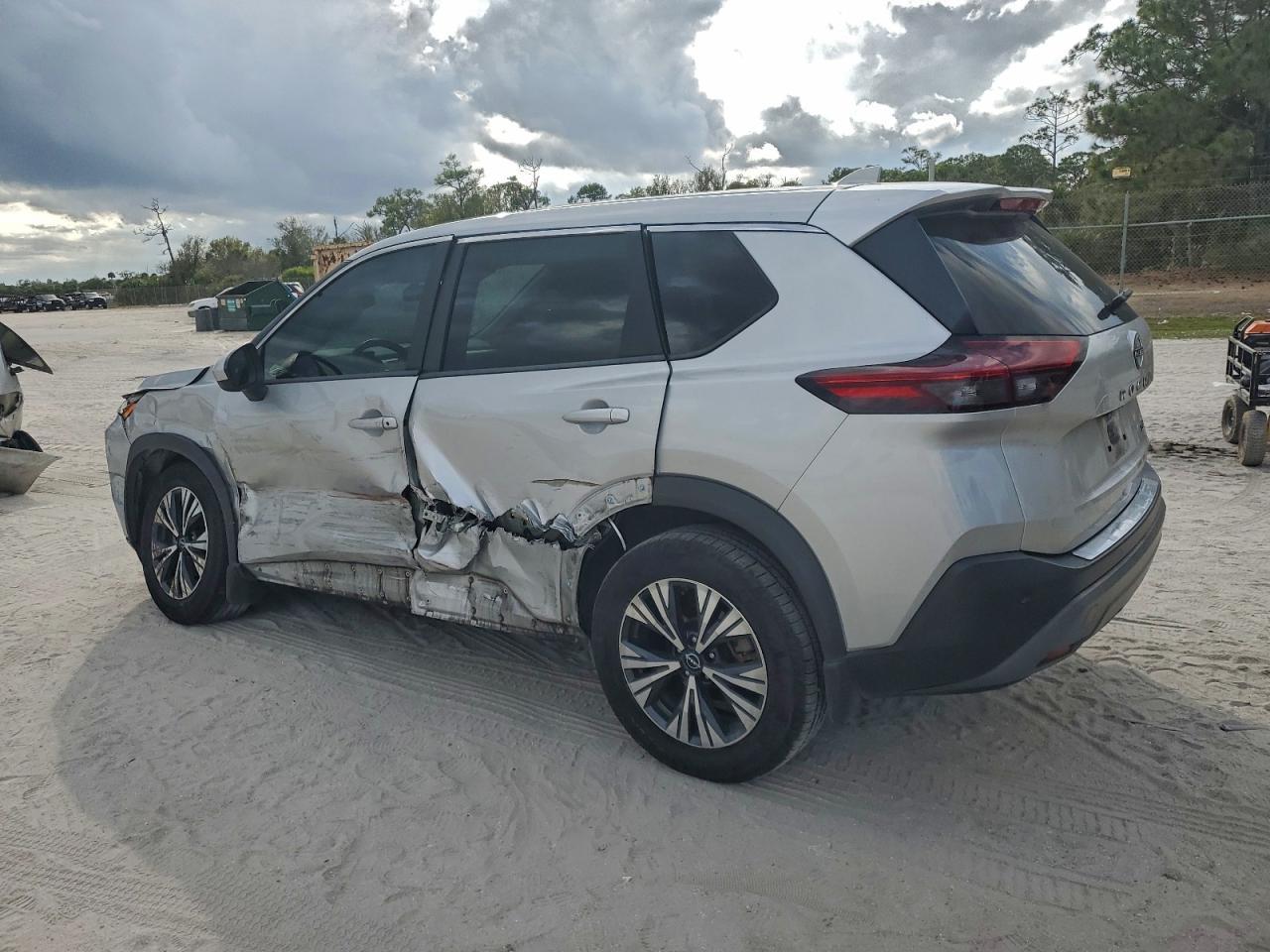 2023 Nissan Rogue Sv - Фото 2