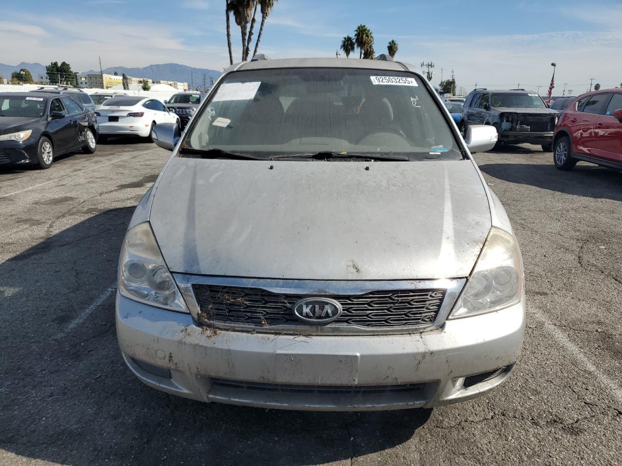 2012 Kia Sedona Lx - Image 5