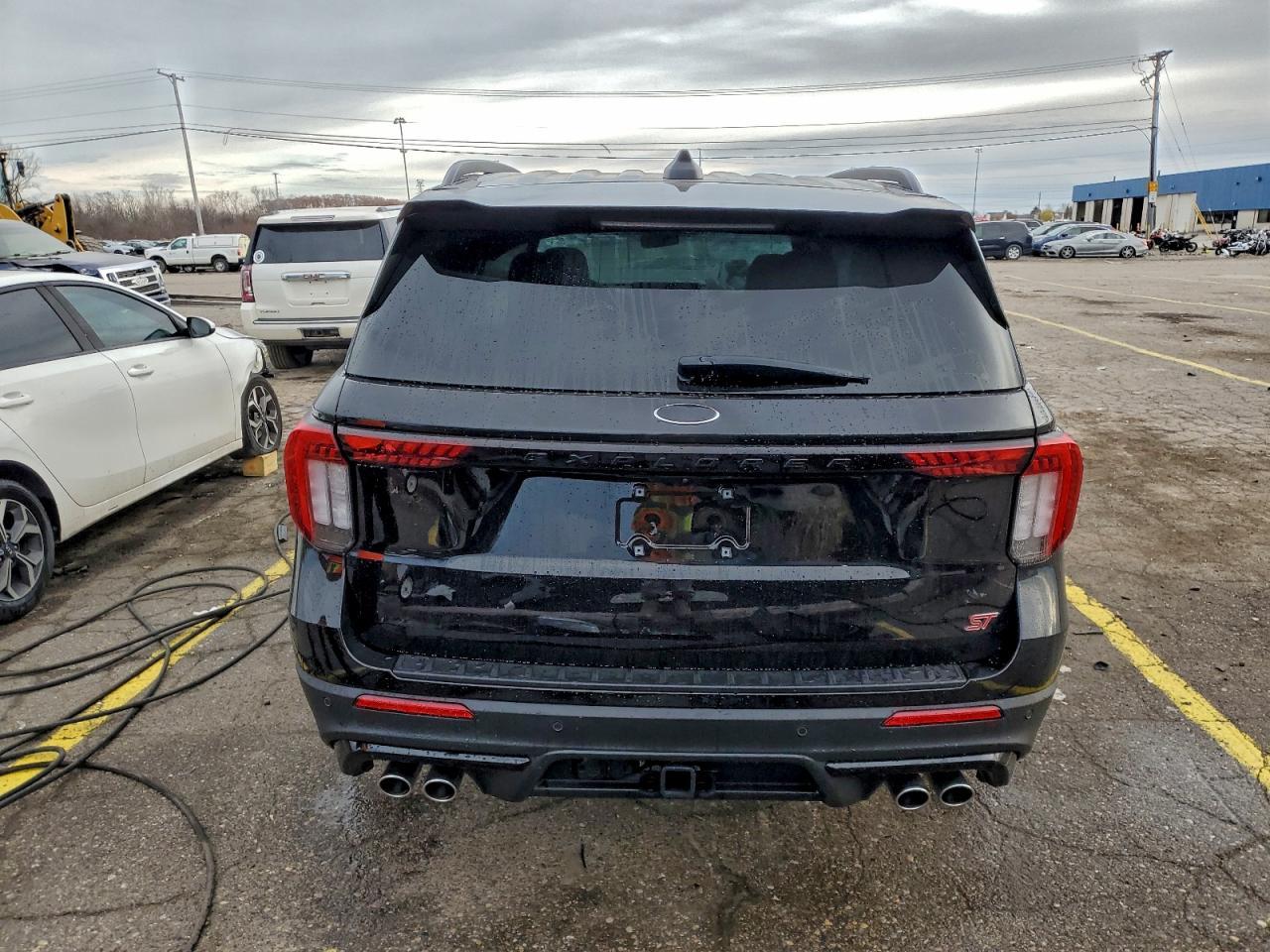 2025 Ford Explorer St - Фото 6