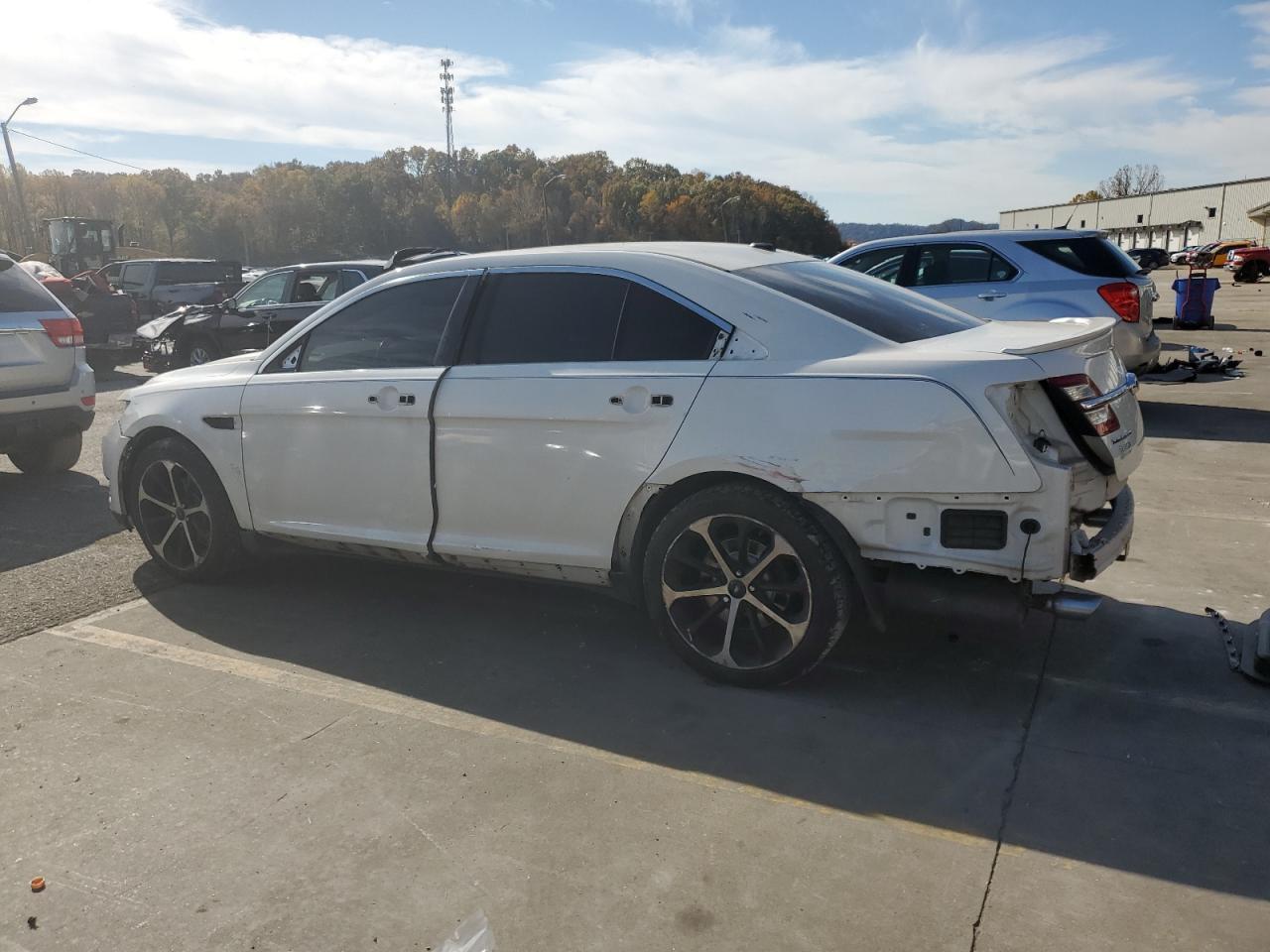 2014 Ford Taurus Sel - Фото 2