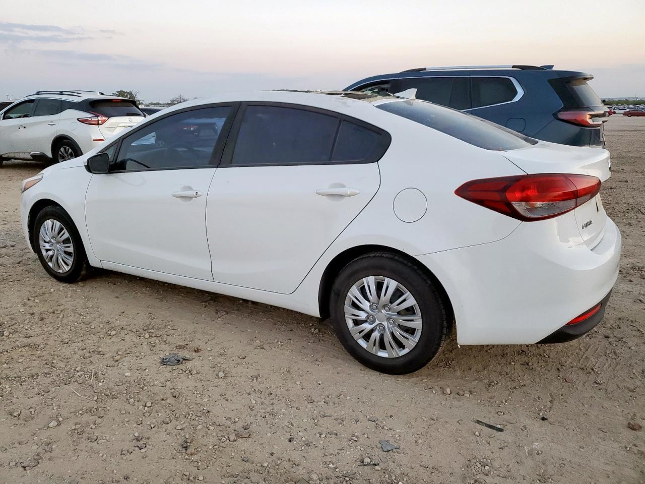 2017 Kia Forte Lx - Image 2