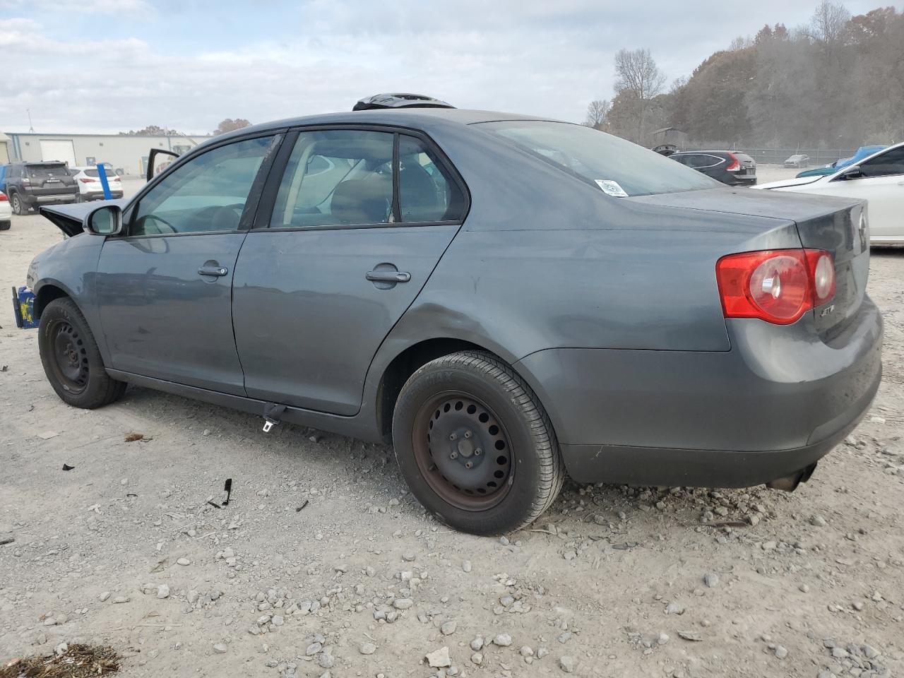 2005 Volkswagen New Jetta Value - Фото 2
