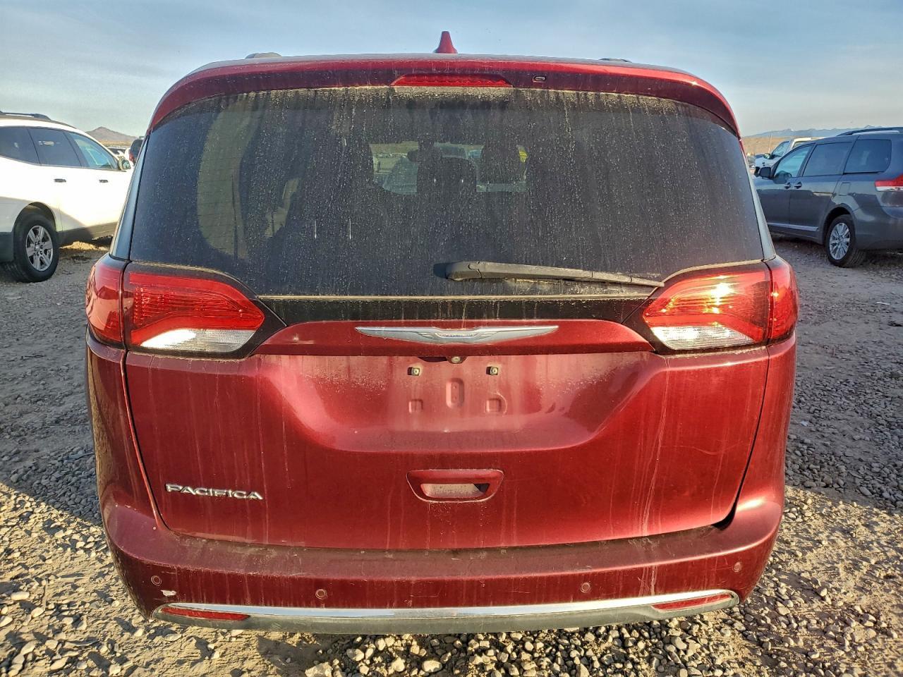2017 Chrysler Pacifica Touring L - Фото 6