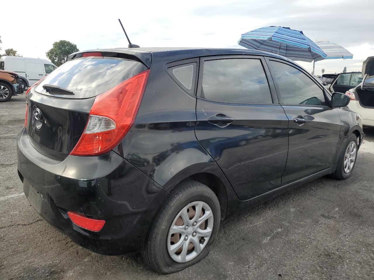 2012 Hyundai Accent Gls - Фото 3