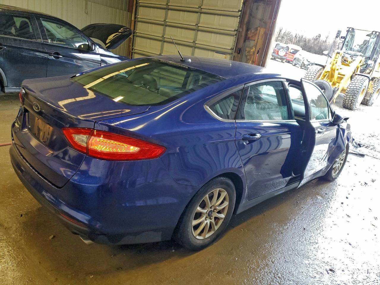 2015 Ford Fusion S - Фото 3