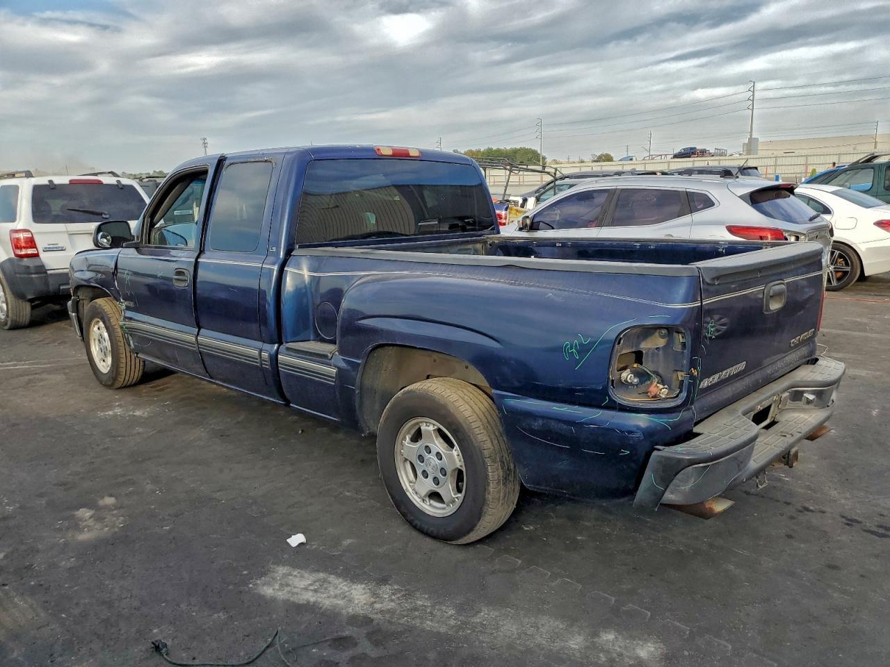 2001 Chevrolet Silverado C1500 - Фото 2