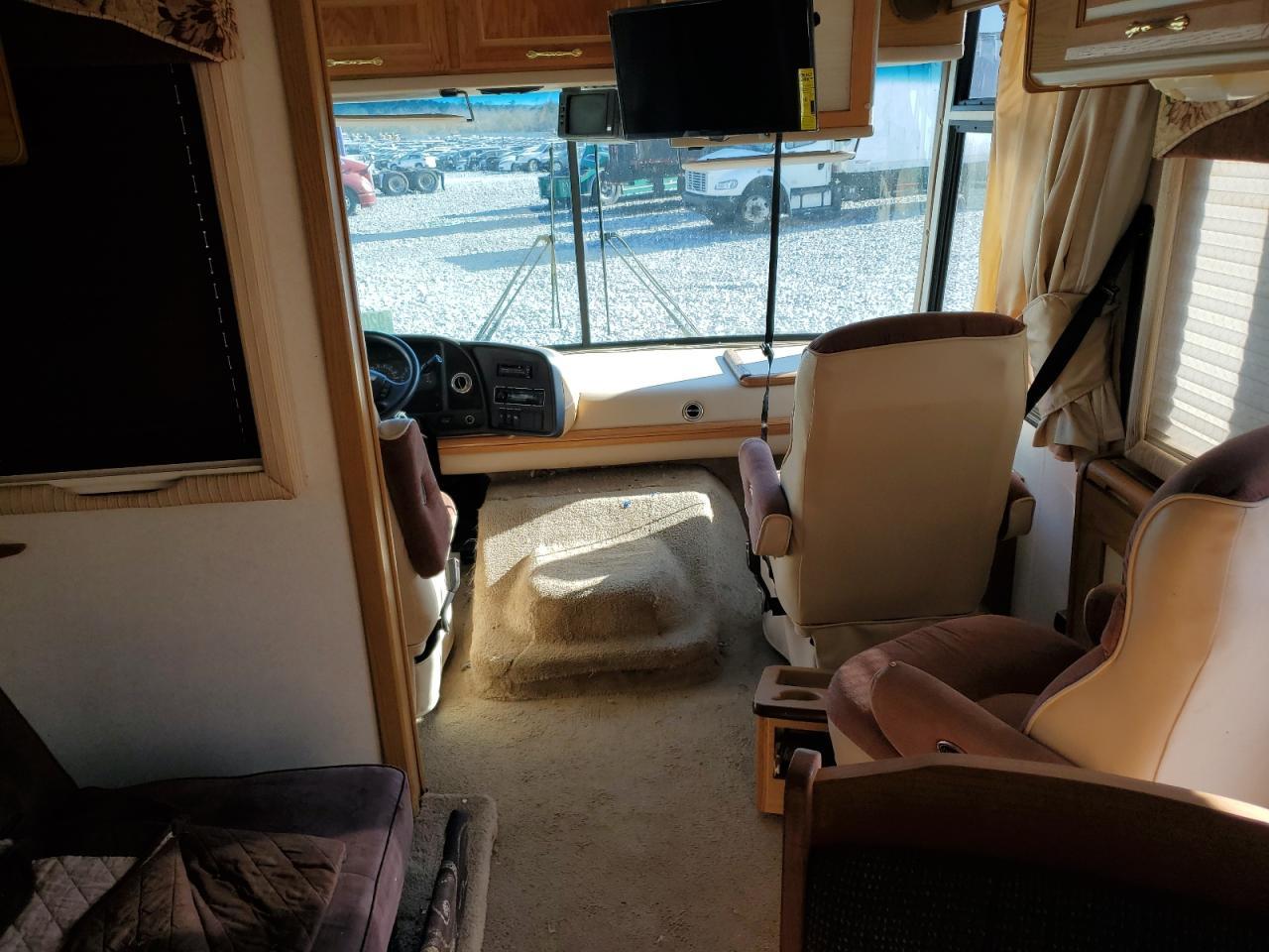1999 Ford Motorhome Chassis Recreational Vehicle - Image 5