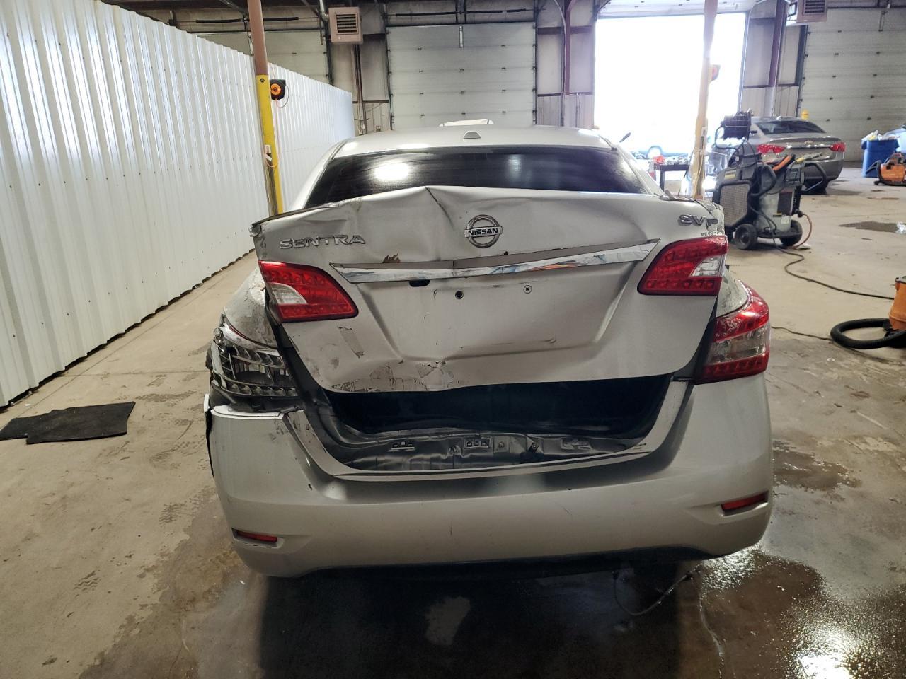 2015 Nissan Sentra S - Фото 6