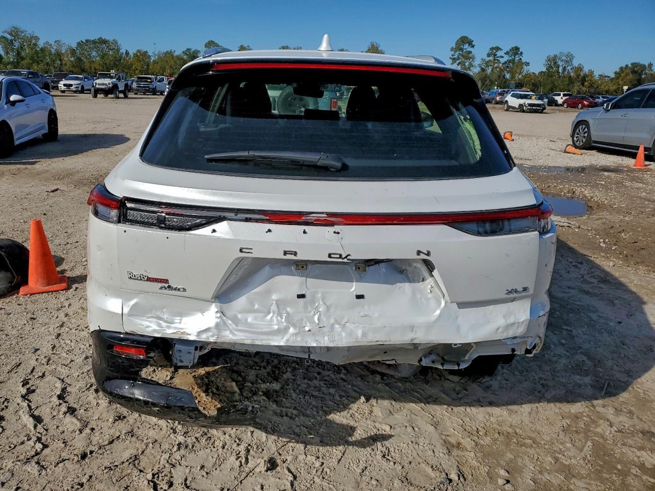 2025 Toyota Crown Signia Xle - Image 7