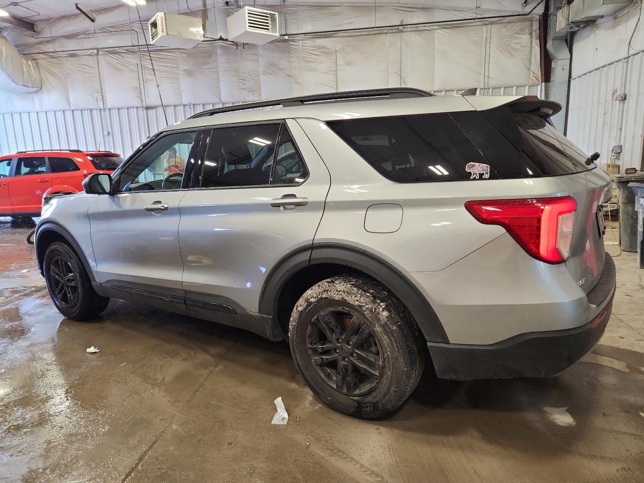 2023 Ford Explorer Xlt - Фото 2