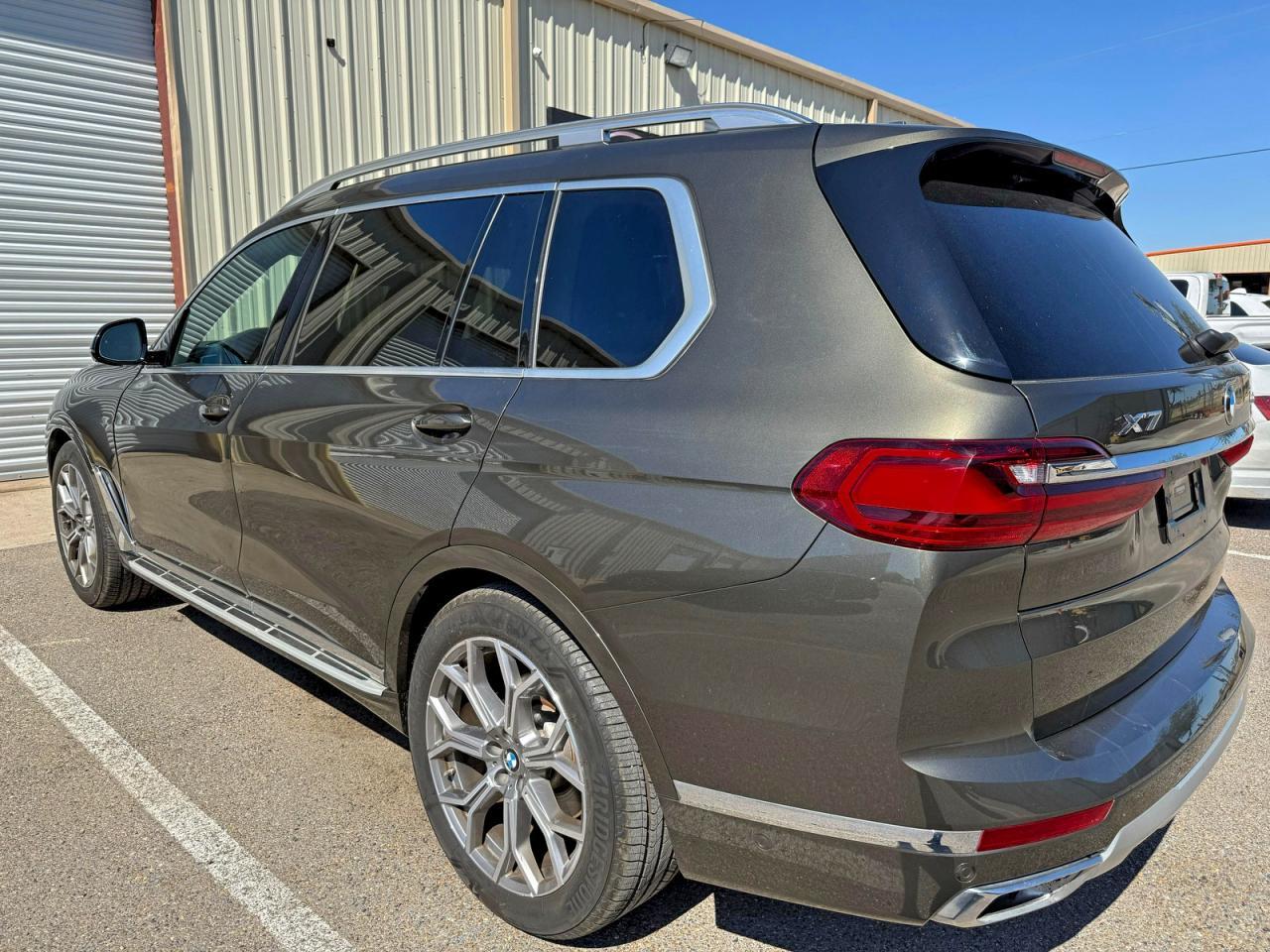 2022 BMW X7 xDrive40I - Image 3