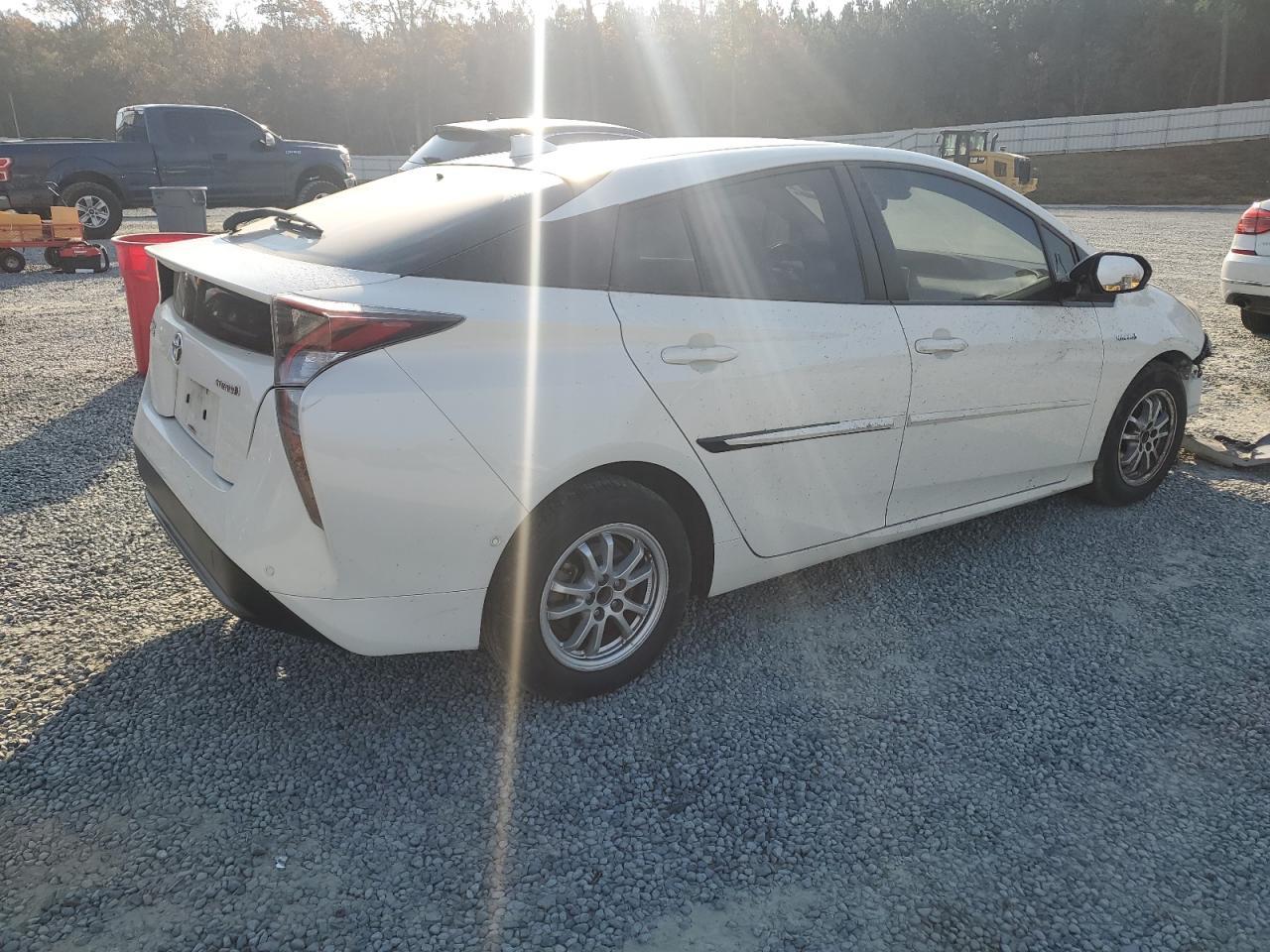 2017 Toyota Prius - Фото 3