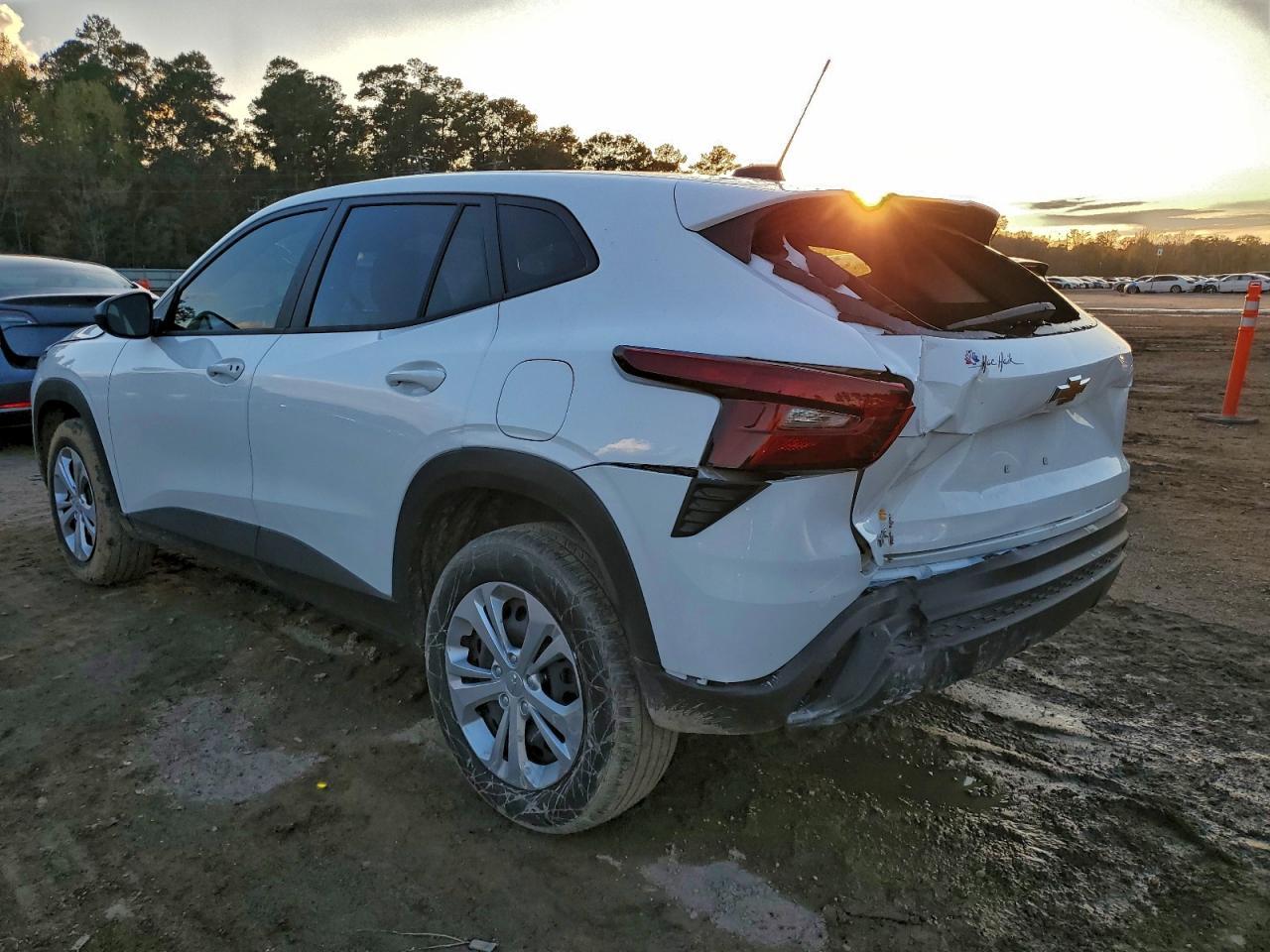 2025 Chevrolet Trax Ls - Image 2