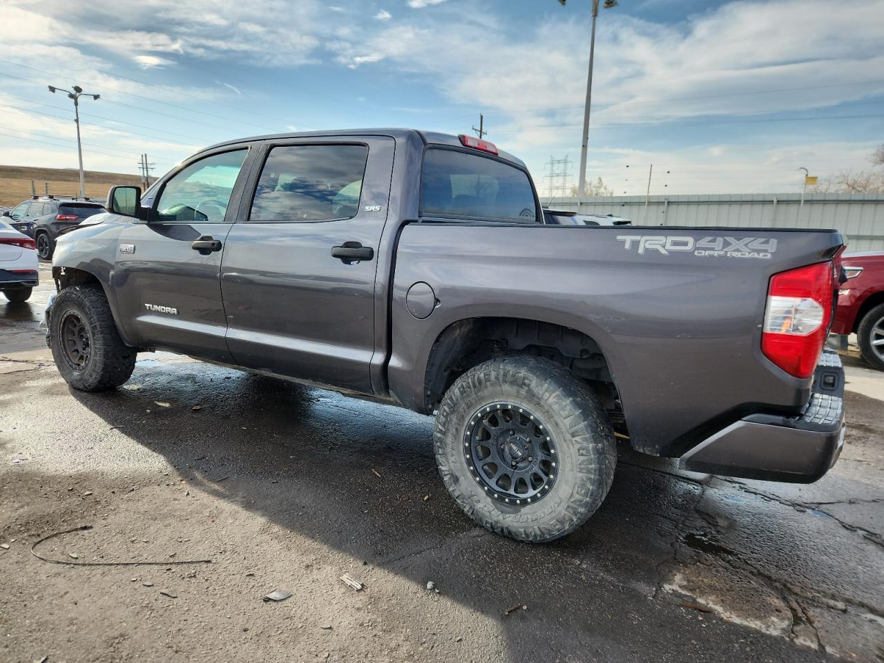 2017 Toyota Tundra Sr5 - Фото 2
