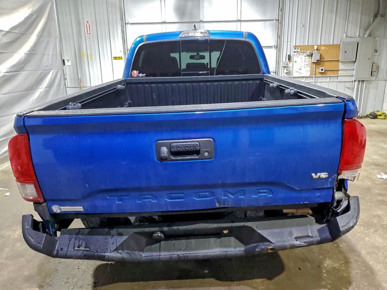 2017 Toyota Tacoma Double Cab - Image 6