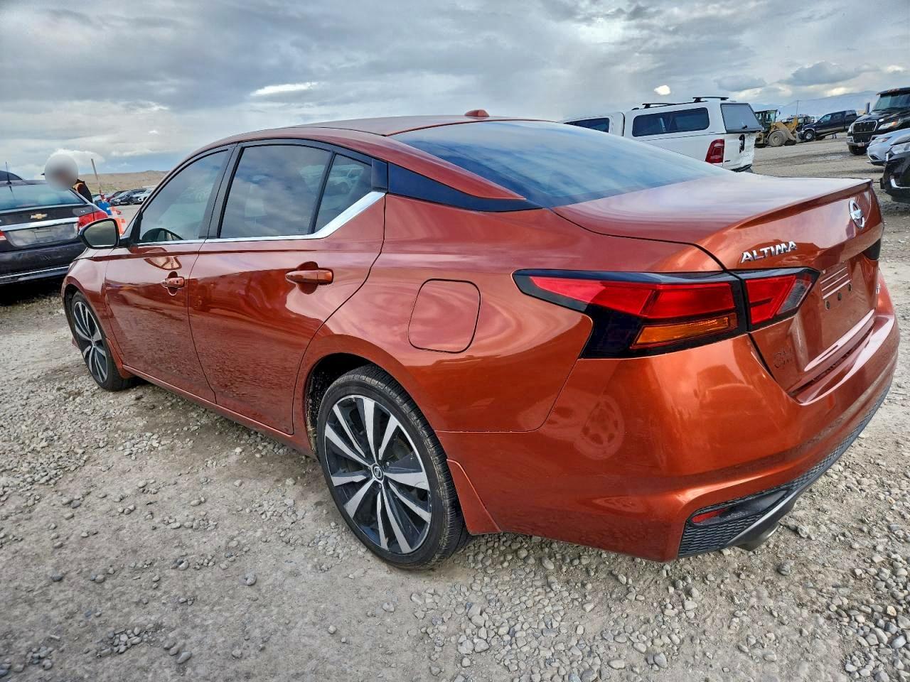2019 Nissan Altima Sr - Image 2
