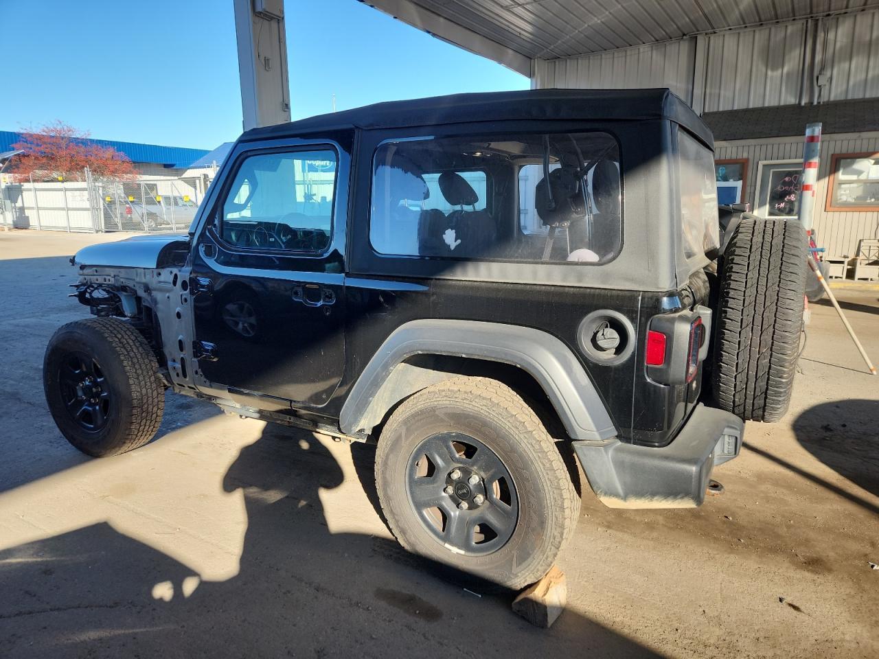 2020 Jeep Wrangler Sport - Фото 2