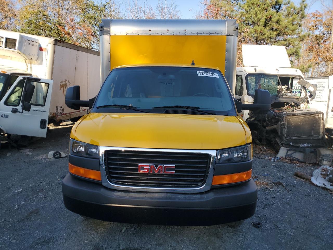 2023 GMC Savana Cutaway G3500 - Фото 5